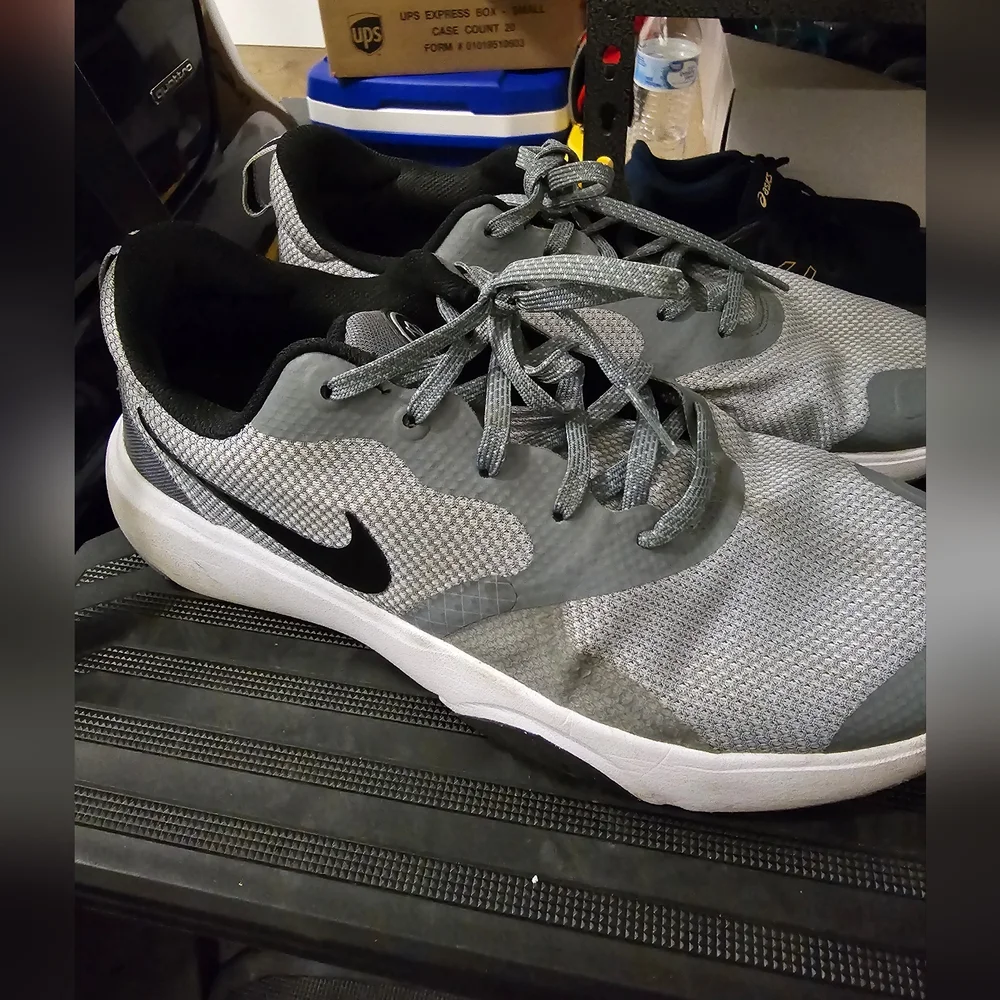 Men's Nike City Rep Training Shoe in Gray - Picture 6 of 9